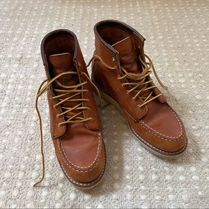 Redwing Boot (6-inch Moc Boot) Women size 7.